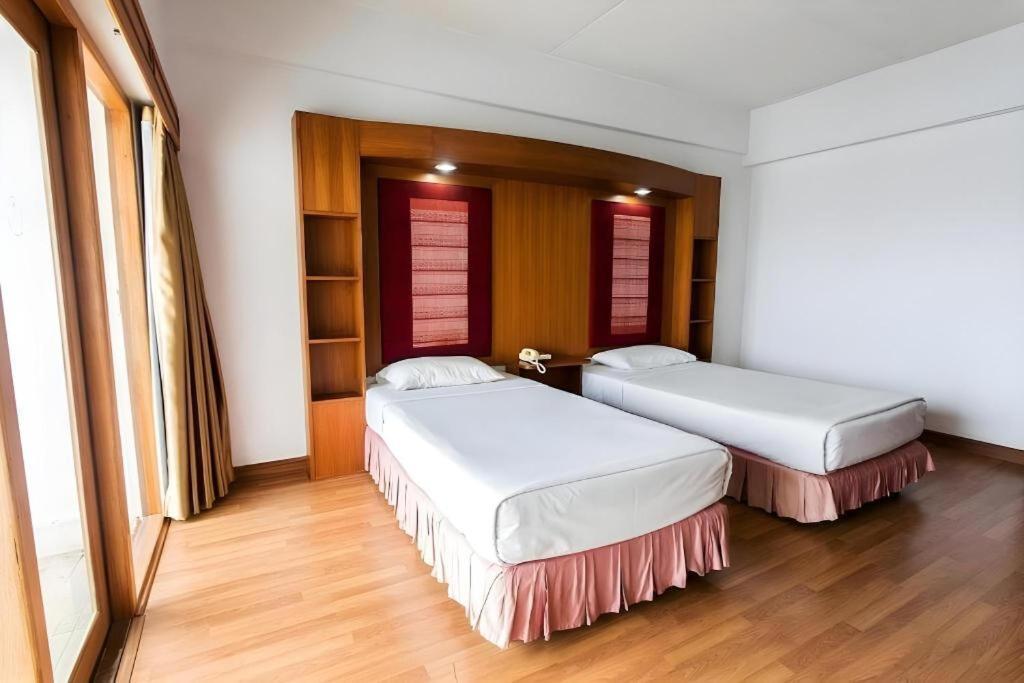Pailyn Phitsanulok Hotel Esterno foto