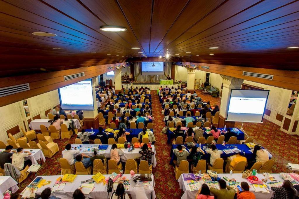 Pailyn Phitsanulok Hotel Esterno foto