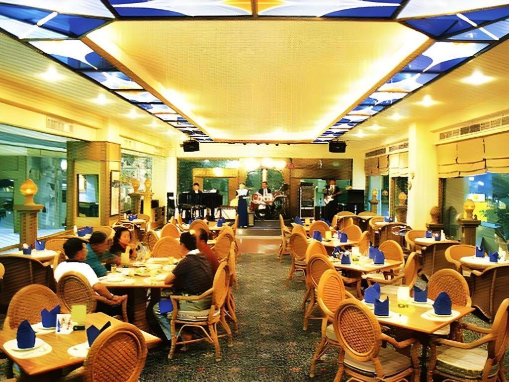 Pailyn Phitsanulok Hotel Esterno foto