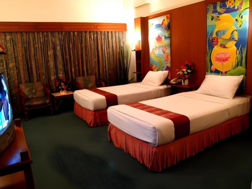 Pailyn Phitsanulok Hotel Esterno foto
