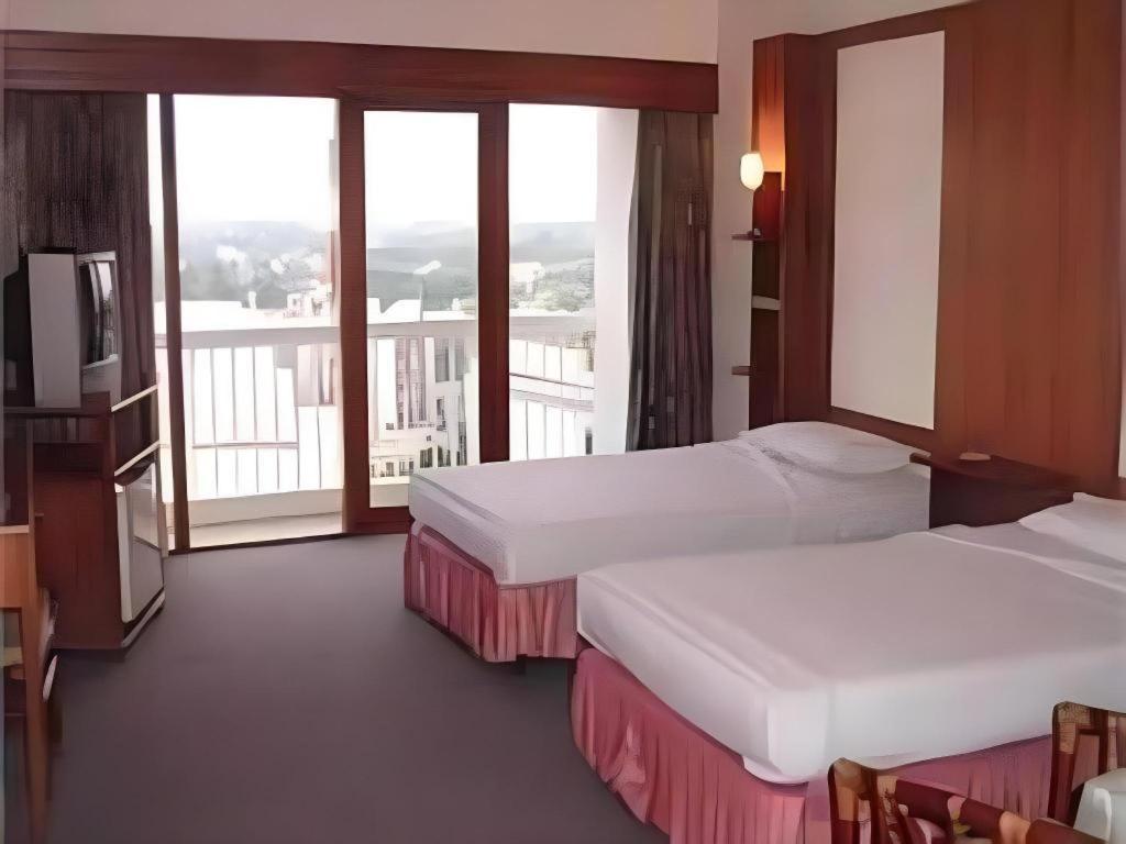 Pailyn Phitsanulok Hotel Esterno foto
