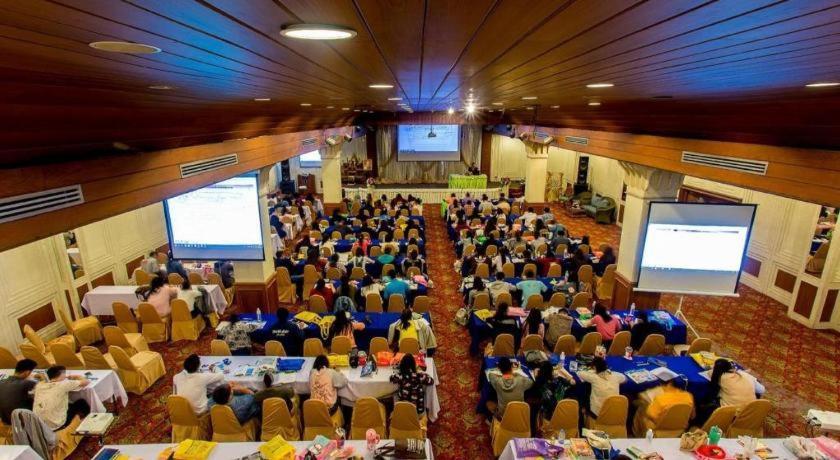 Pailyn Phitsanulok Hotel Esterno foto