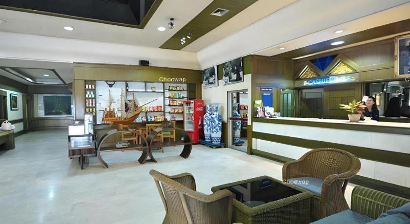 Pailyn Phitsanulok Hotel Esterno foto
