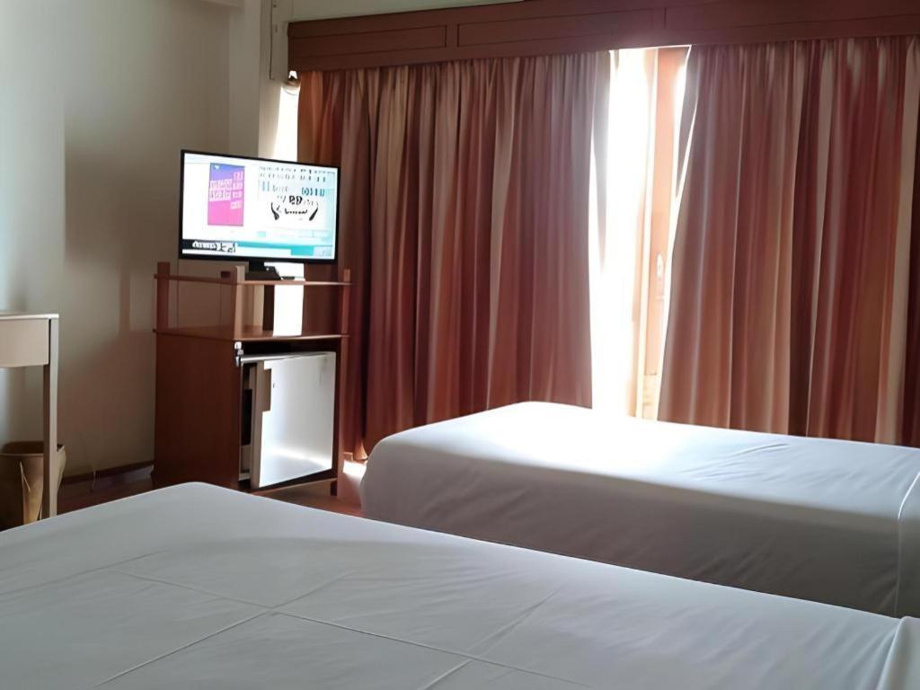Pailyn Phitsanulok Hotel Esterno foto