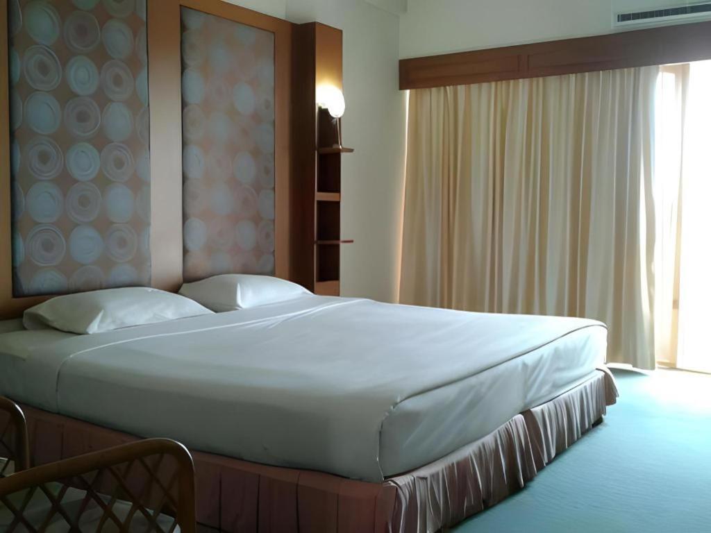 Pailyn Phitsanulok Hotel Esterno foto
