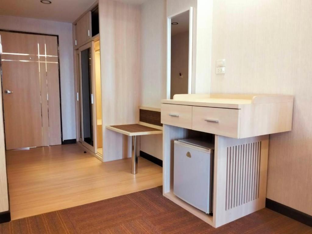Pailyn Phitsanulok Hotel Esterno foto