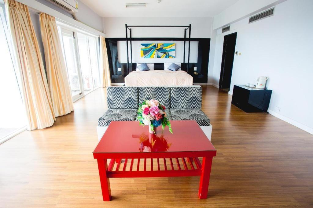Pailyn Phitsanulok Hotel Esterno foto