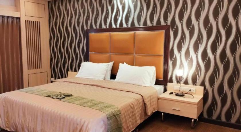 Pailyn Phitsanulok Hotel Esterno foto