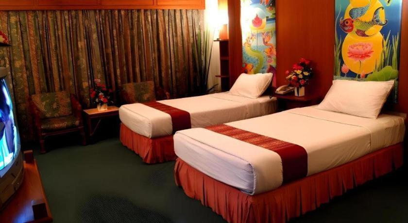 Pailyn Phitsanulok Hotel Esterno foto