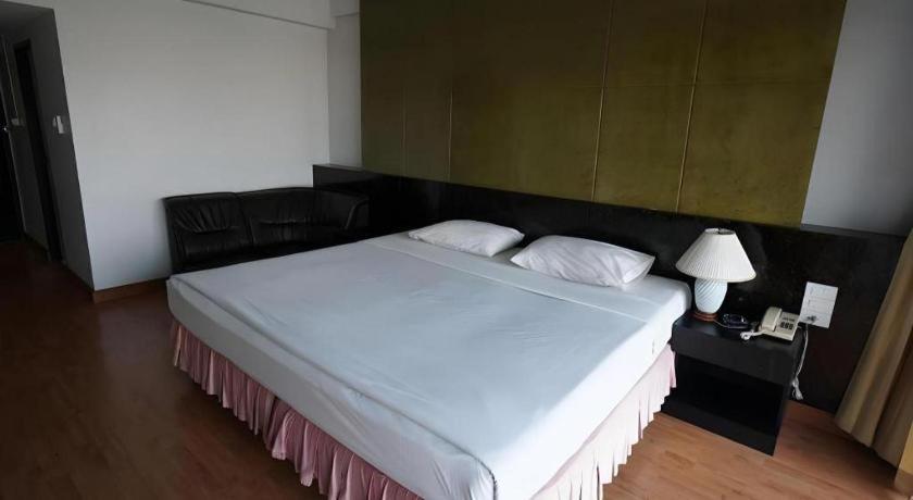Pailyn Phitsanulok Hotel Esterno foto