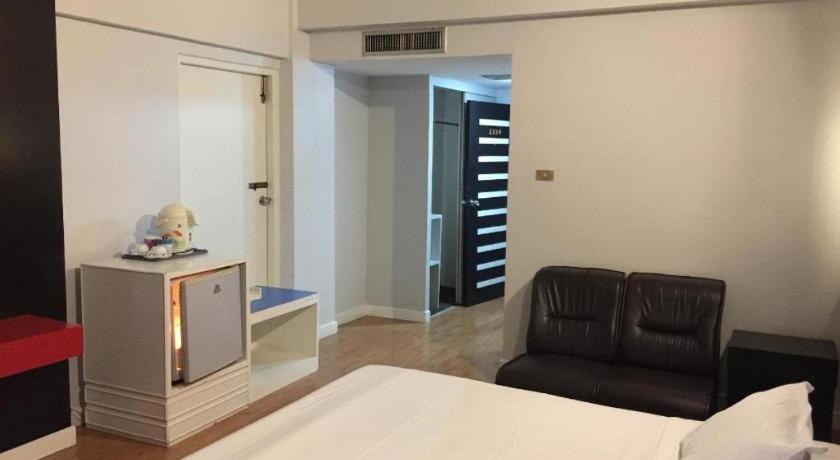 Pailyn Phitsanulok Hotel Esterno foto