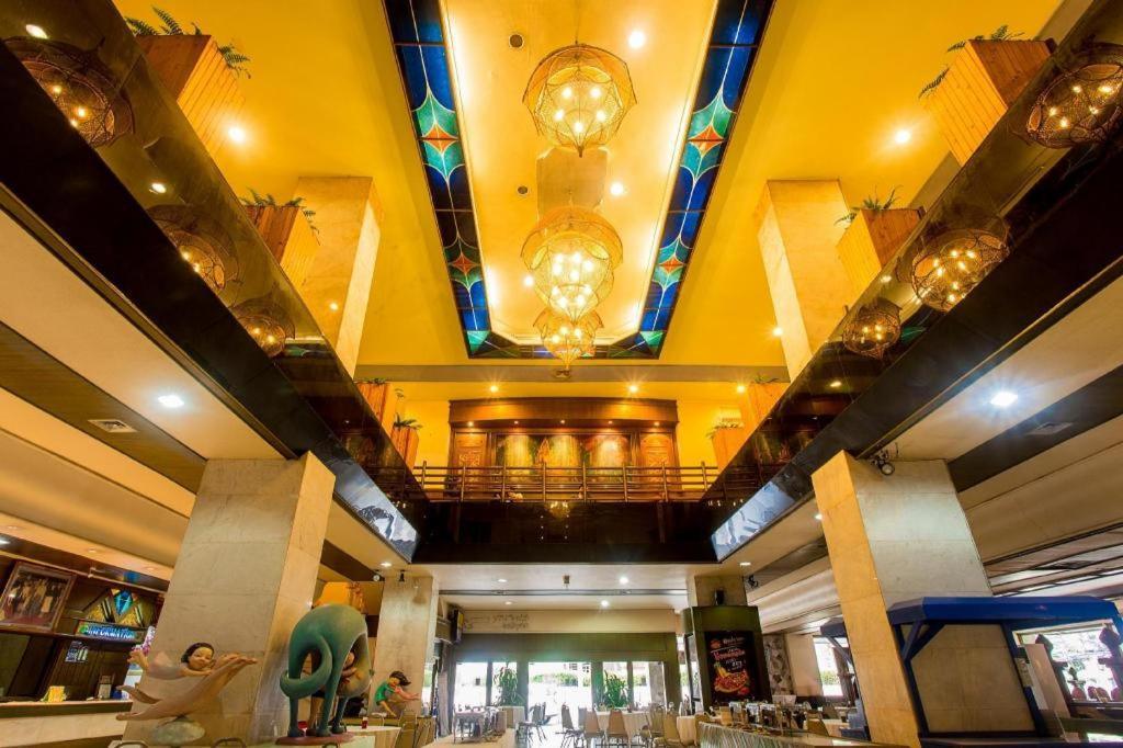 Pailyn Phitsanulok Hotel Esterno foto